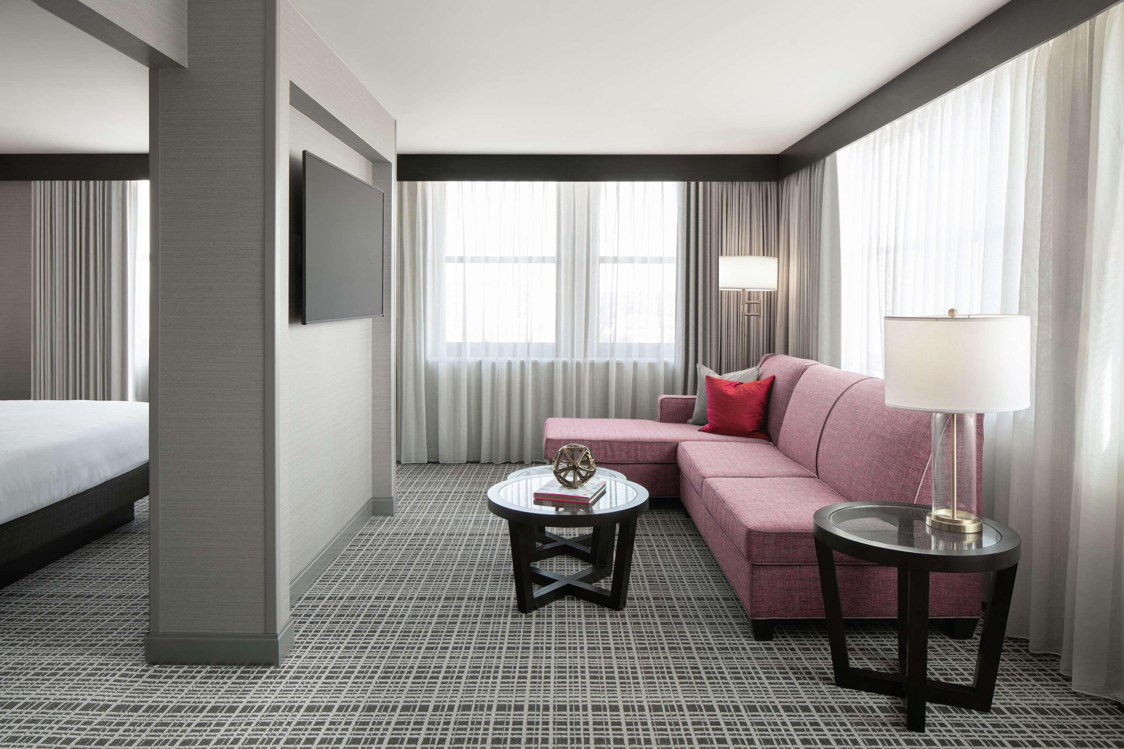 The Axis Moline Hotel, Tapestry Collection By Hilton Ngoại thất bức ảnh